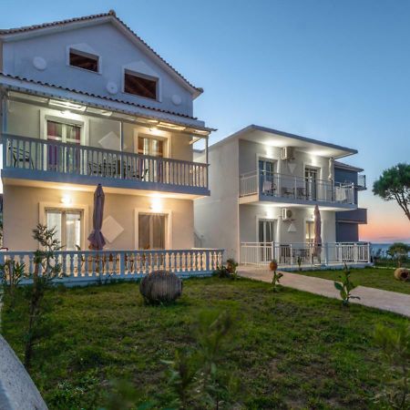 Villa Antonis Deluxe Apartments アモウディ エクステリア 写真