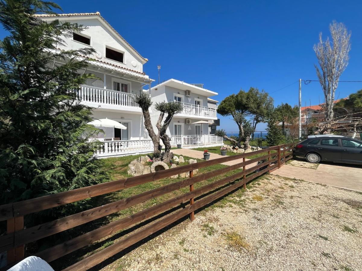 Villa Antonis Deluxe Apartments アモウディ エクステリア 写真