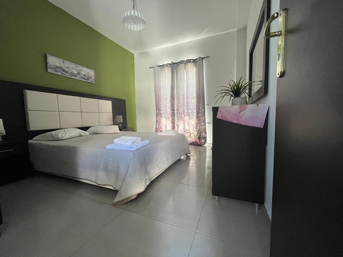 Villa Antonis Deluxe Apartments アモウディ エクステリア 写真