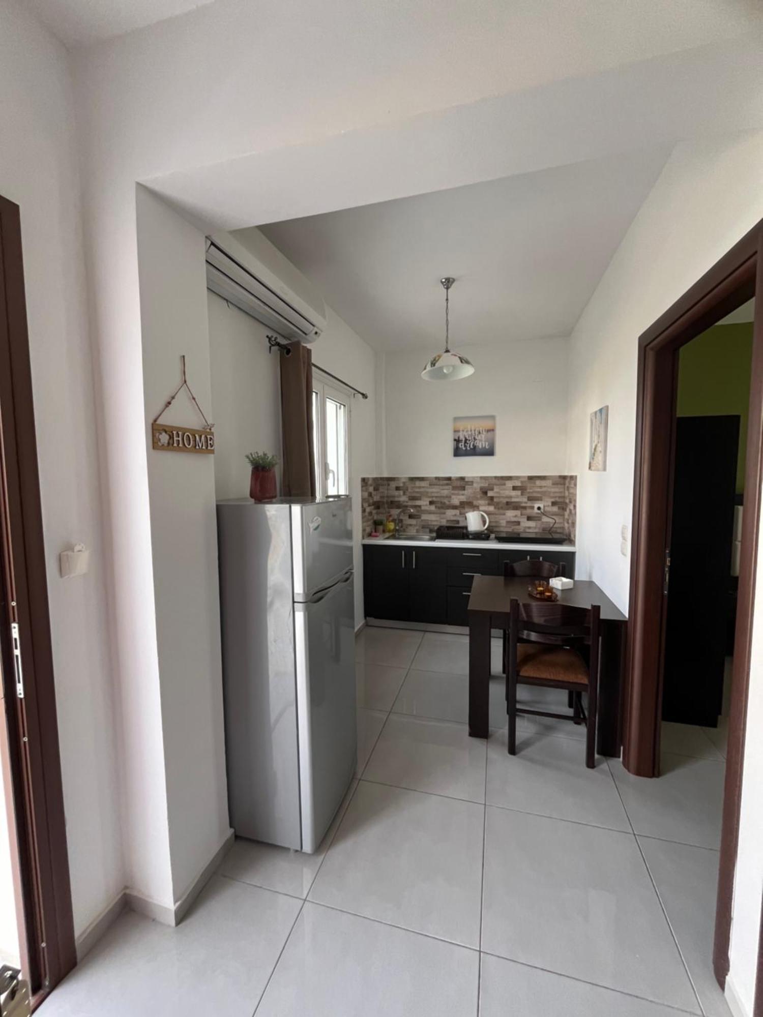 Villa Antonis Deluxe Apartments アモウディ エクステリア 写真