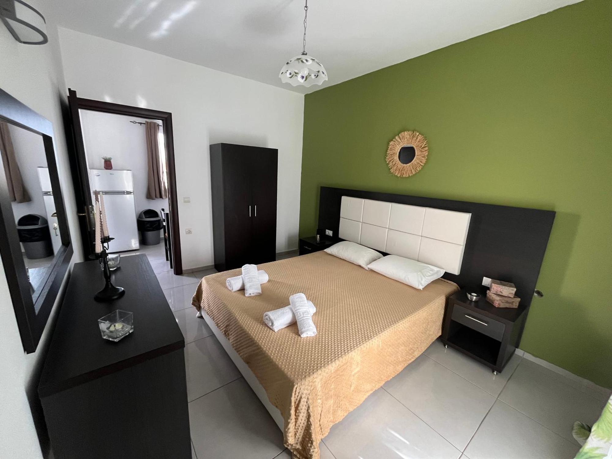 Villa Antonis Deluxe Apartments アモウディ エクステリア 写真