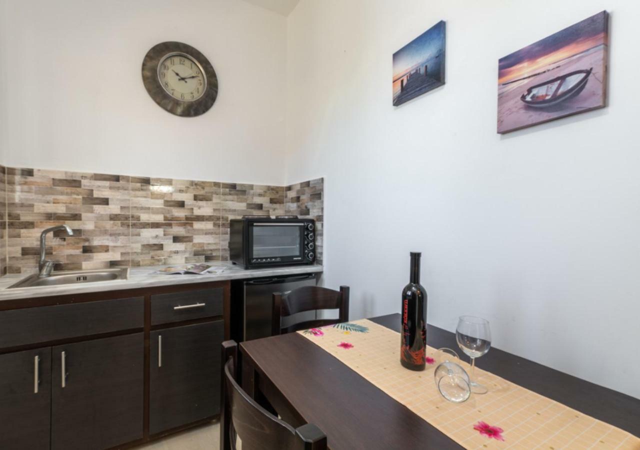 Villa Antonis Deluxe Apartments アモウディ エクステリア 写真