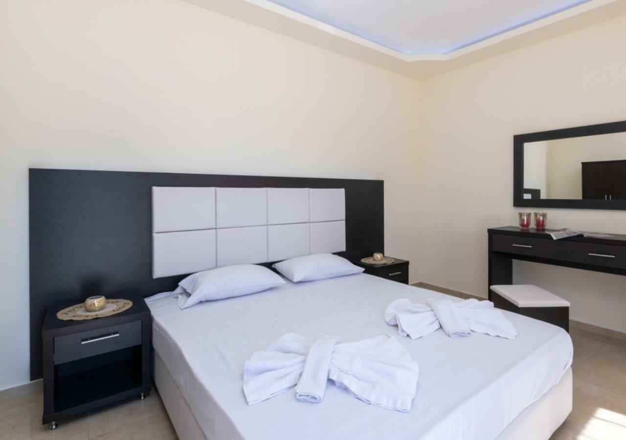 Villa Antonis Deluxe Apartments アモウディ エクステリア 写真