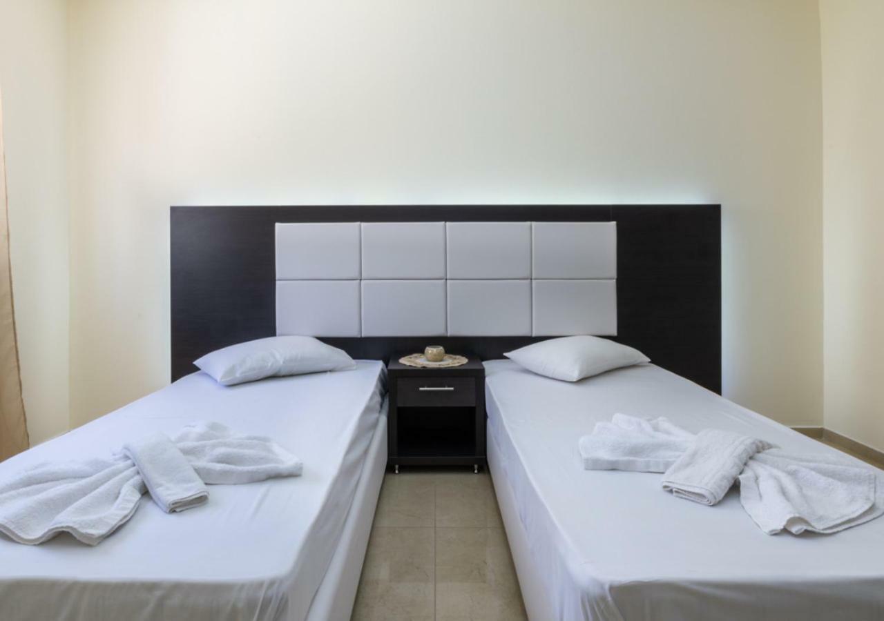 Villa Antonis Deluxe Apartments アモウディ エクステリア 写真