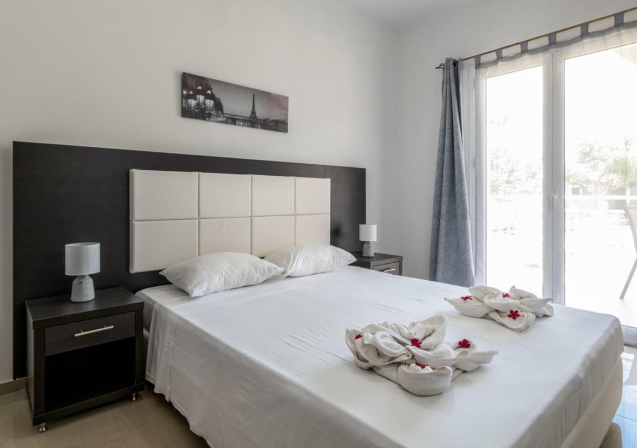 Villa Antonis Deluxe Apartments アモウディ エクステリア 写真