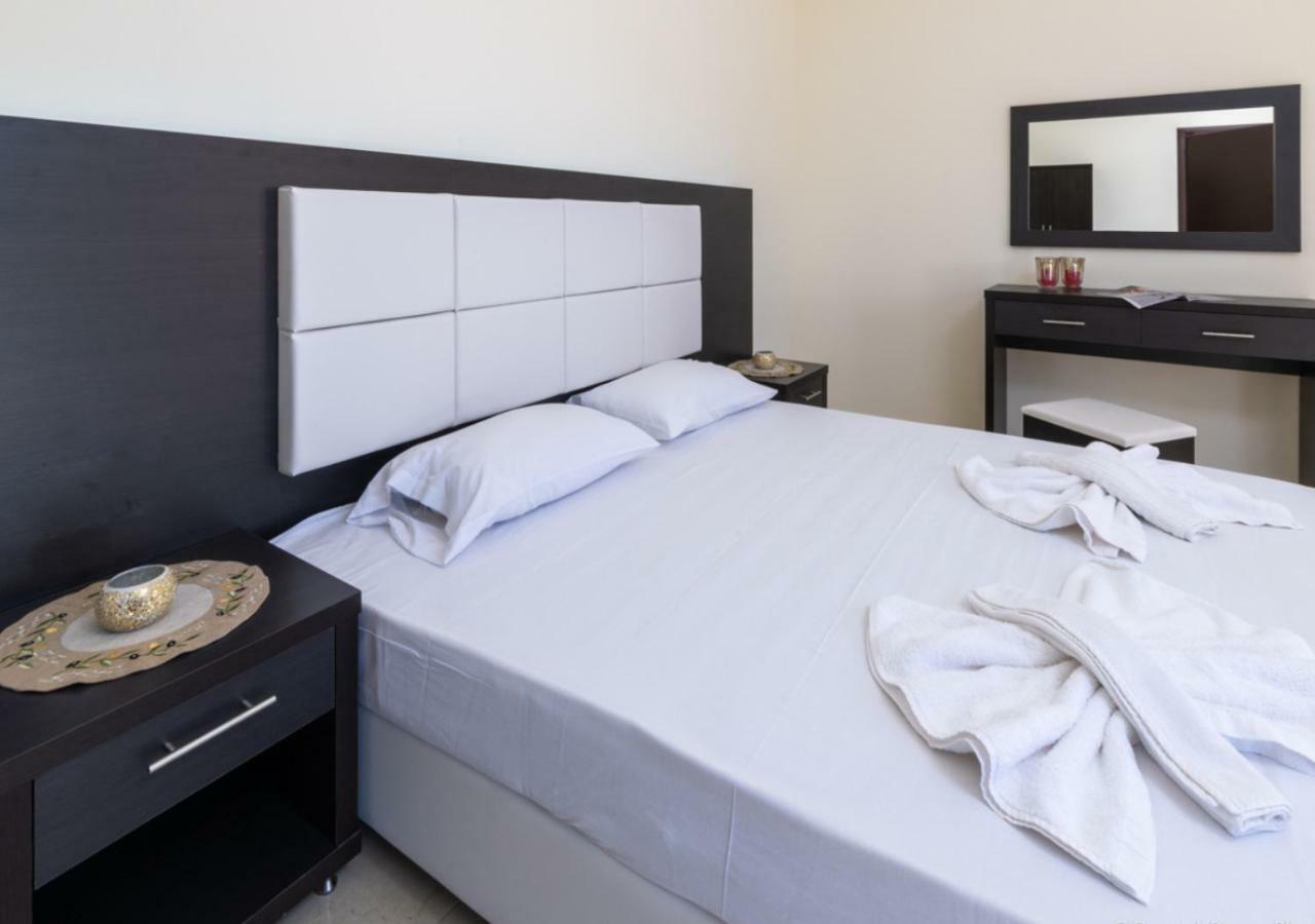 Villa Antonis Deluxe Apartments アモウディ エクステリア 写真